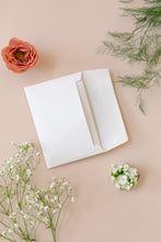 Carica l'immagine nel visualizzatore di Gallery, Partecipazioni/inviti con buste cofanetto - Linea Fiori (20 pezzi)