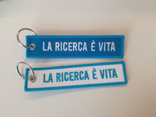 Carica l&#39;immagine nel visualizzatore di Gallery, portachiavi LA RICERCA E&#39; VITA - 2 pezzi
